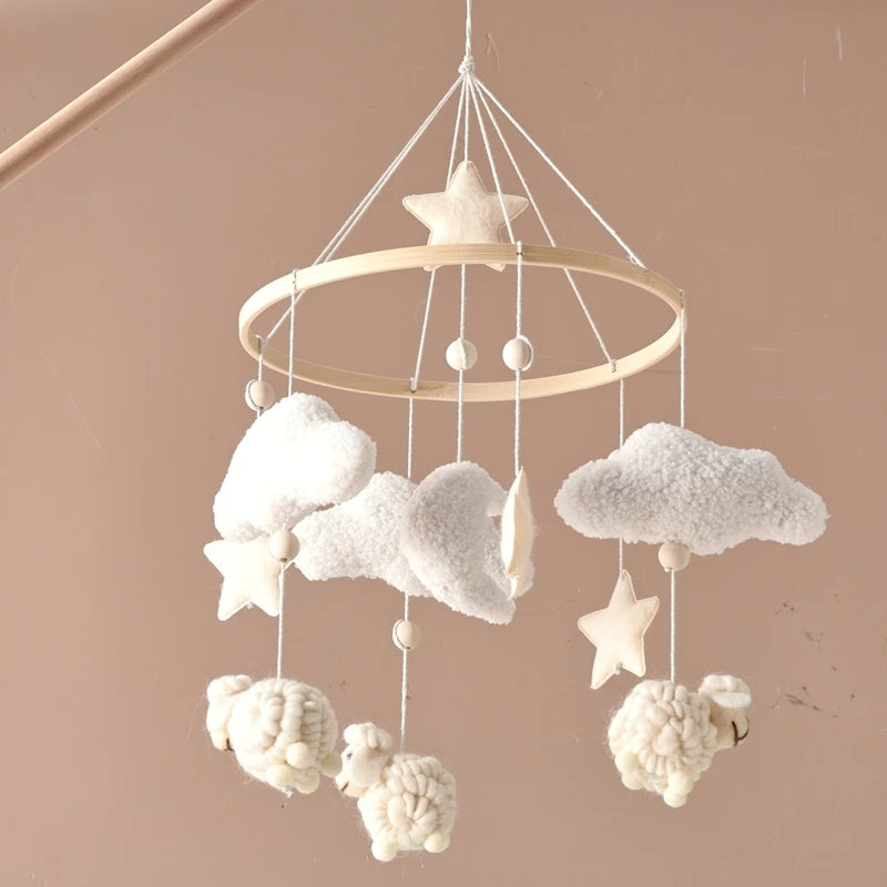Baby Mobile Wolken